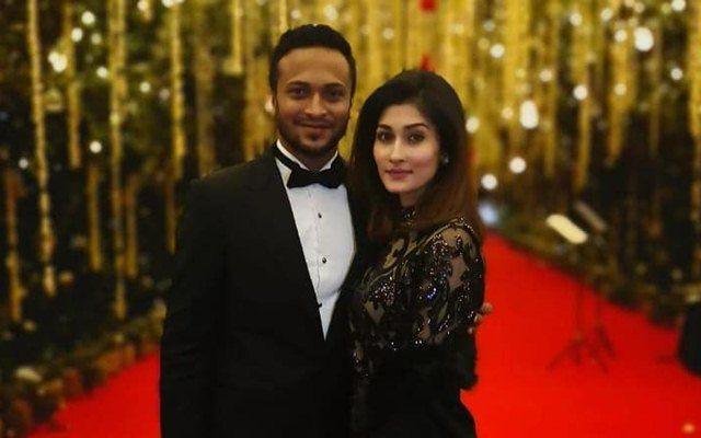 Shakib Al Hasan with his wife. (Photo Source: Instagram)